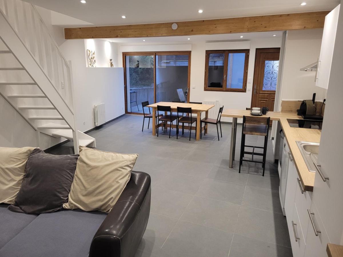 Les Maisons Bareyre - Grandes Maisons Avec Terrasse Saint-Sandoux Luaran gambar